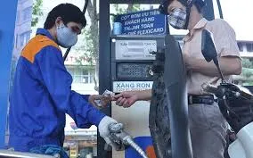 Giá xăng RON95 giảm 144 đồng/lít, giá dầu giữ nguyên từ 15h hôm nay 22/10