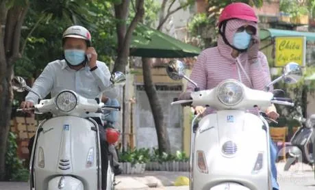 Sử dụng điện thoại khi lái xe, nguy cơ tai nạn giao thông cao gấp 4 lần