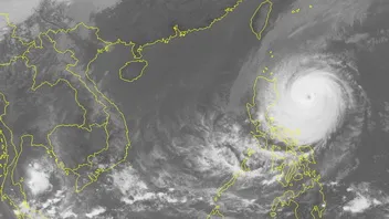 Bão Yutu: Sức gió mạnh nhất vùng gần tâm bão mạnh cấp 14