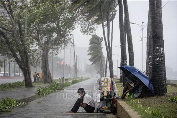 Bão số 7 suy yếu dần sau khi vào Biển Đông