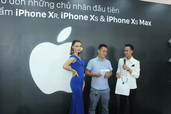 Bộ ba iPhone mới chính hãng chính thức lên kệ tại Việt Nam