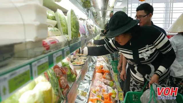Người thành thị đang giảm mua đồ ở chợ, tăng mua đồ siêu thị, cửa hàng tiện lợi
