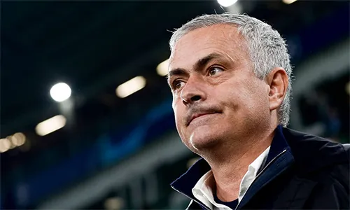 Mourinho phản ứng thế nào sau trận thua Man City?