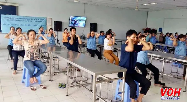 Hơn 37.000 công nhân tham gia tập thể dục tại nhà máy