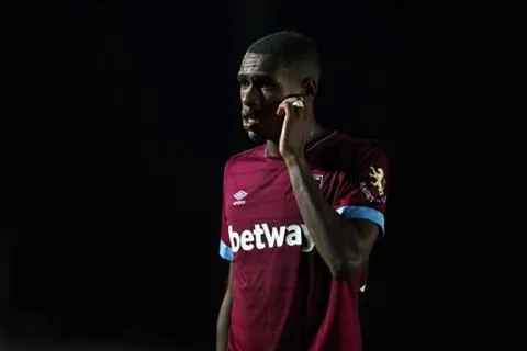 Tin chuyển nhượng mới nhất 14/11/2018: Sao West Ham có câu trả lời cho MU