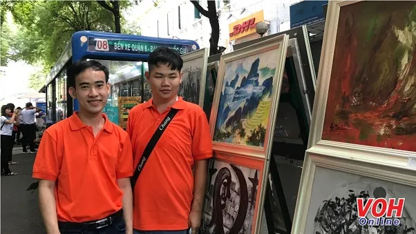 Triển lãm Sắc màu yêu thương – Viết tiếp ước mơ trên từng nét vẽ