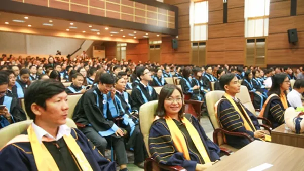 Trường Đại học Kinh tế TPHCM miễn học phí cho nghiên cứu sinh học tập trung