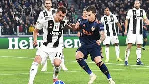 Diễn biến chính Cup C1 trận Juventus vs Valencia: Ronaldo kiến tạo, Juve vào vòng 1/8