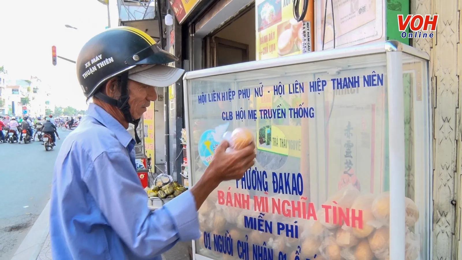 Tủ bánh mì lan tỏa tình người