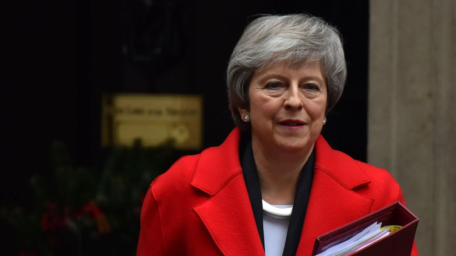Bà Theresa May bị bỏ phiếu bất tín nhiệm, có nguy cơ mất chức