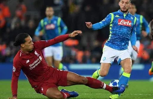 Tin thể thao 12/12: HLV Napoli tố trọng tài thiên vị Liverpool