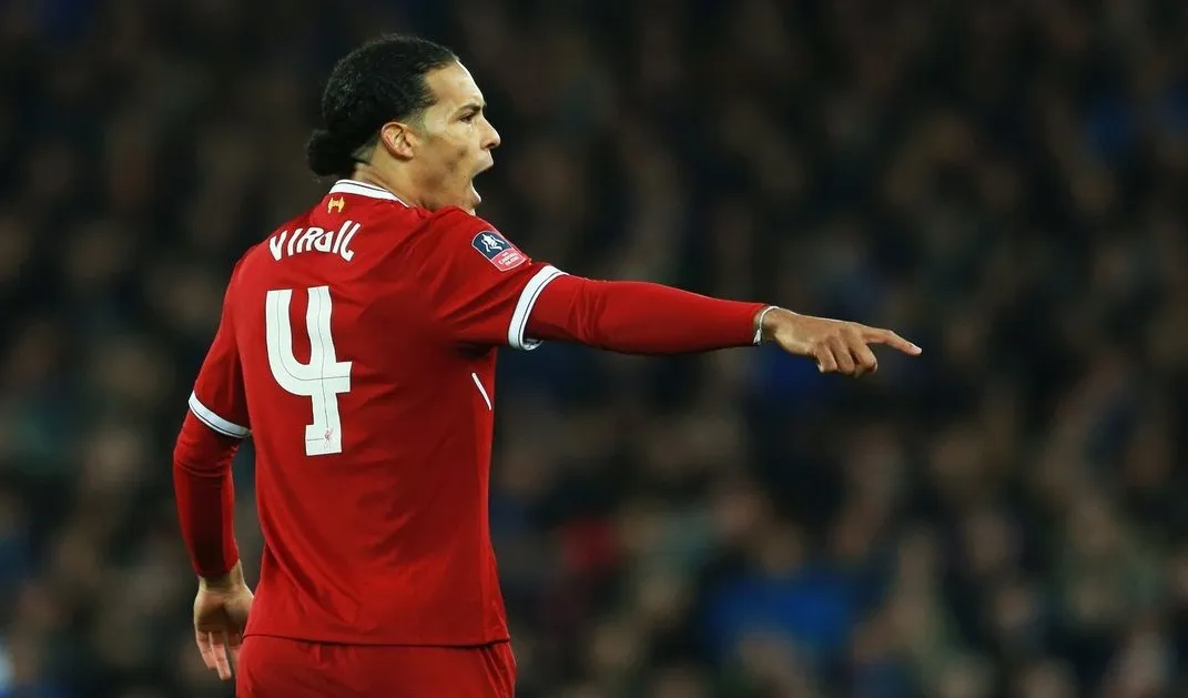 Tin chuyển nhượng 13/12: Người cũ mong M.U chiêu mộ một Van Dijk mới