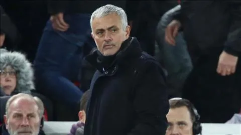 Tin bóng đá 20/12: Mourinho đáp trả phũ phàng sau án sa thải