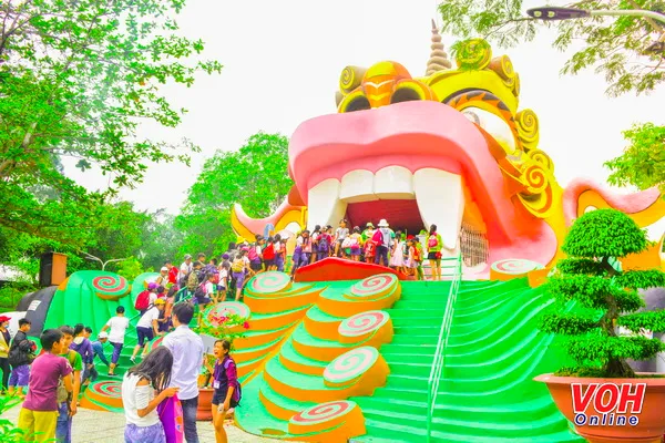 Suối Tiên khai trương bảo tàng tượng sáp các thiên tài và danh nhân nhân loại