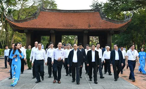 Thủ tướng dâng hương tại Khu di tích lịch sử quốc gia đặc biệt Lam Kinh (Thanh Hóa)