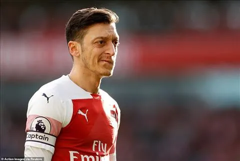 Tin thể thao 24/12: Sao Arsenal lên tiếng bảo vệ Ozil