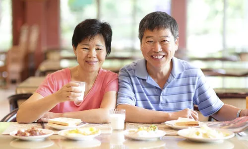 Người già ăn gì, uống gì cho khỏe?