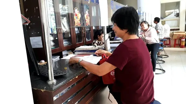 Người góp hoa tặng đời