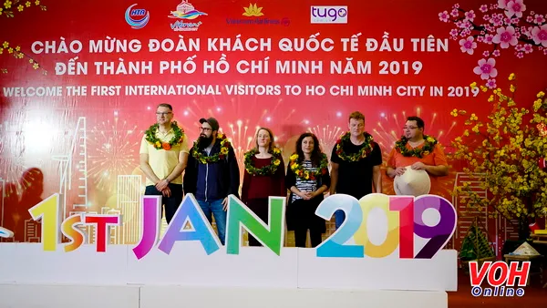 TPHCM đón đoàn khách nội địa và quốc tế đầu tiên đến Thành phố