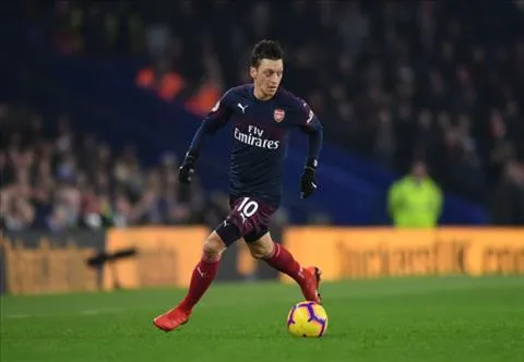 Tin bóng đá 01/01: Mesut Ozil nói gì trước tin đồn rời Arsenal?