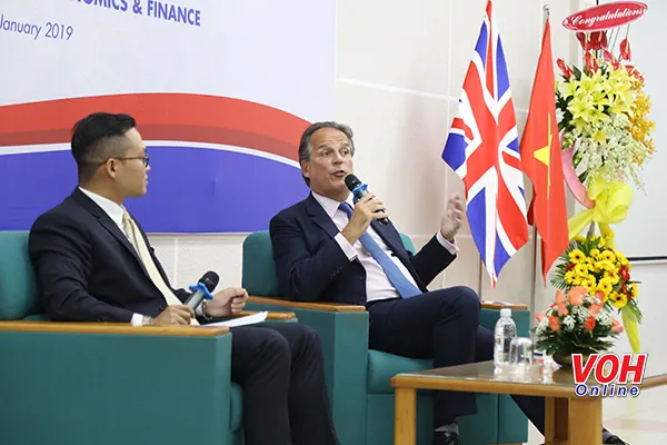 Là sinh viên, hãy đi để cảm nhận thế giới thay đổi