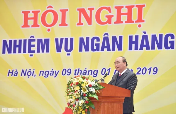 Thủ tướng: Tín dụng ngân hàng cần đẩy lùi tín dụng đen