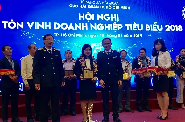 Tôn vinh 200 doanh nghiệp tiêu biểu năm 2018