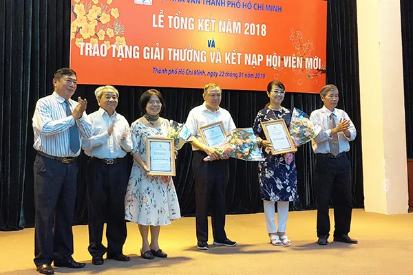 Trao Giải thưởng Hội Nhà văn TPHCM 2018