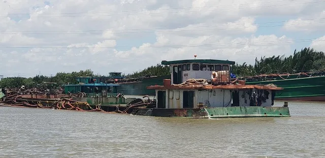 Bao giờ trị được nạn “đâm hà bá”