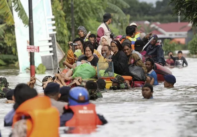 Lở đất, lũ lụt khiến 6 người chết tại miền Trung Indonesia
