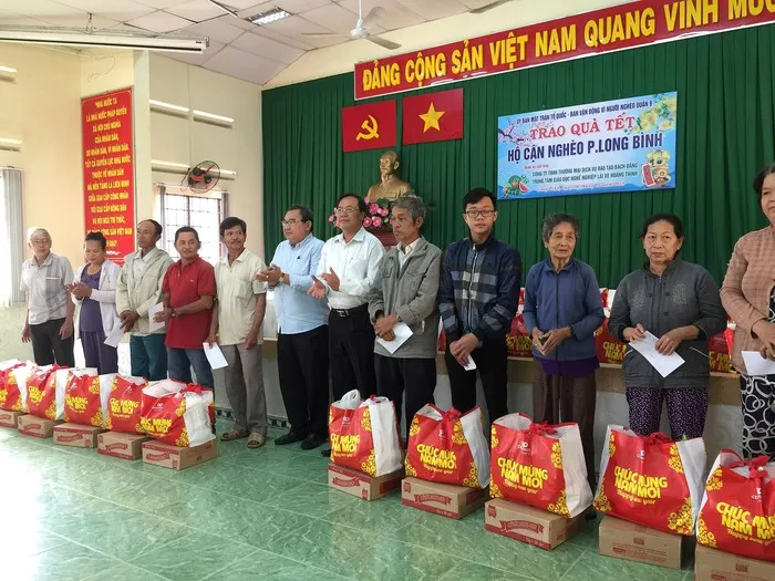 Ấm lòng vui Tết đón xuân (phần 2)