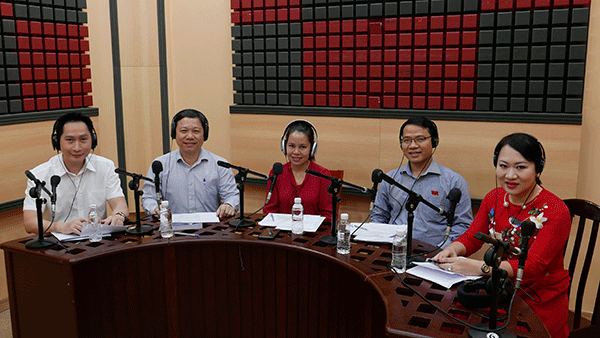 Đối thoại cùng chính quyền TP tháng 1/2019: “Xây dựng TP thông minh và vai trò của người dân”