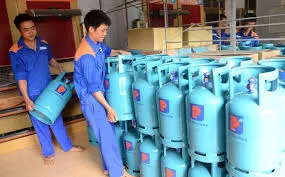 Sát tết giá gas tăng mạnh đến 12.000 đồng/bình 12kg