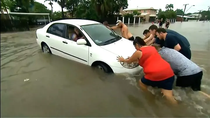 Tin nóng ngày 2/2/2019: Mưa gió mùa gây lụt tại Queensland, Úc