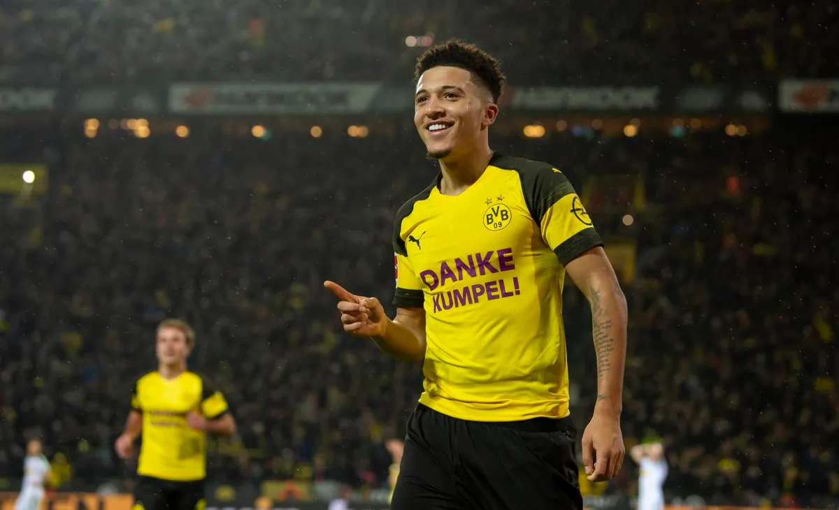 Tin bóng đá 5/2: Vì sao thần đồng nước Anh chọn bỏ Man City vì Dortmund?