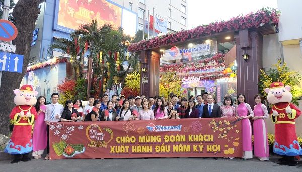 Du khách nô nức du lịch đầu năm