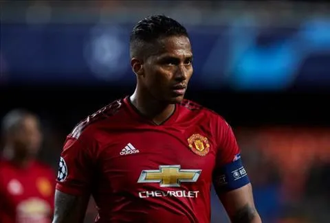Tin thể thao 08/02: Vì sao Antonio Valencia liên tiếp vắng mặt?