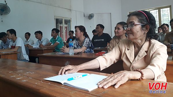Khi sự học không bao giờ muộn - Kỳ 1: Thanh xuân tìm lại nơi lớp học!