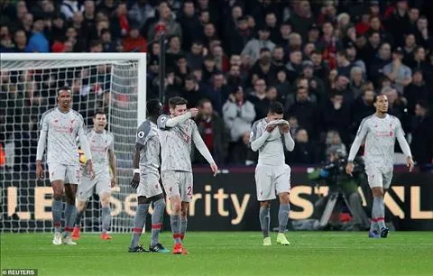 Tin tức Liverpool 09/02: Gary Neville chỉ ra lý do The Kop sa sút