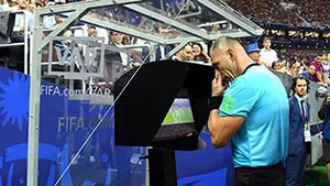 VAR sẵn sàng cho vòng knock-out Cup C1 Champions League 2018-2019