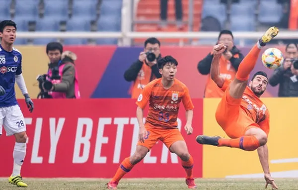 Văn Quyết mở tỷ số, Hà Nội vẫn thua ngược Shandong Luneng, bị loại khỏi AFC Champions League