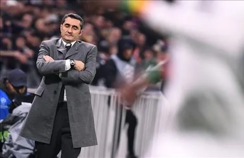 Tin tức Barca 20/02: HLV Valverde nói gì sau trận hòa Lyon?