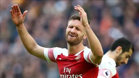 Tin thể thao 03/03: Huyền thoại Arsenal chỉ trích Mustafi thậm tệ