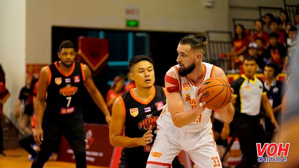 Saigon Heat thua nuối tiếc ở hiệp phụ trong trận cầu rượt đuổi kịch tính