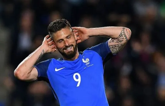 Tin bóng đá 15/3: HLV ĐT Pháp lý giải việc chọn Giroud bỏ Lacazette