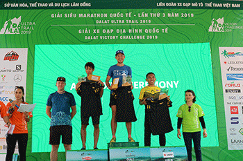 2 VĐV người Úc thẳng giải siêu marathon 70 km Dalat Ultra Trail 2019