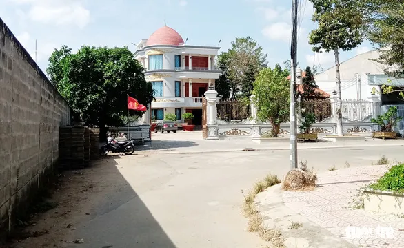 Địa vị càng cao càng phải gương mẫu