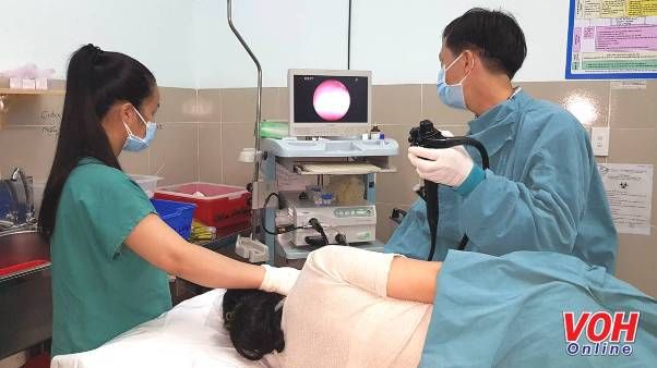 Hóc xiên que do ăn thịt nướng!