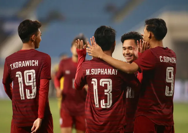U23 Thái Lan thắng U23 Brunei 8 sao, dẫn đầu bảng K