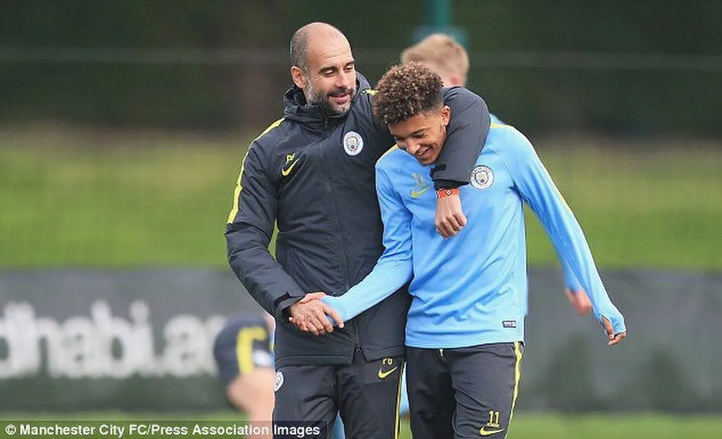 Thần đồng nước Anh đáp trả lời chế giễu của thầy cũ Guardiola